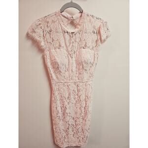 Maniju Light Peach Fitted Open Back Lace Dress Built In Bra Size M